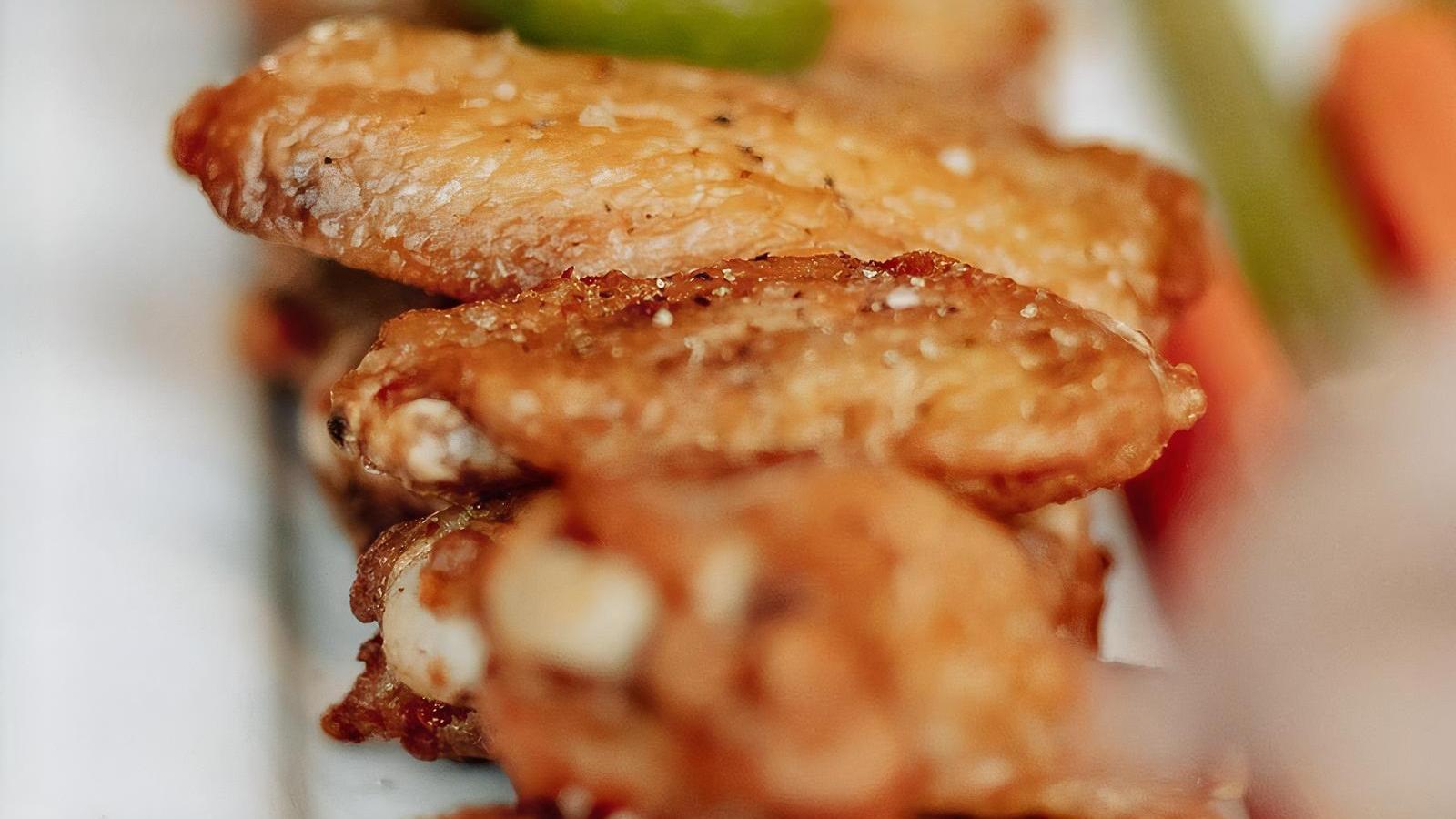 24 Ailes de poulet SEL/POIVRE / 24 SALT/PEPPER Chicken Wings
