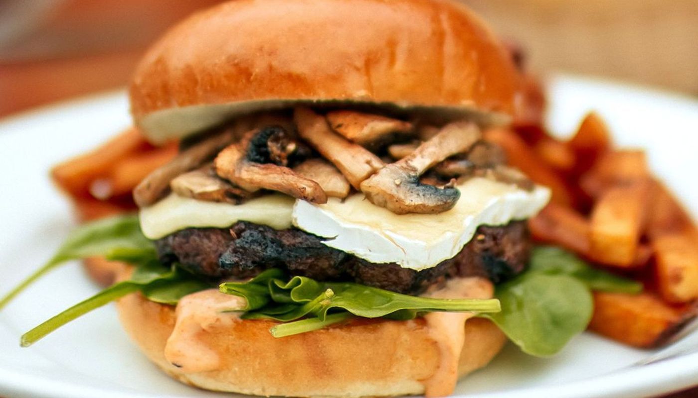 Burger au brie et aux champignons / Mushroom and Brie Burger