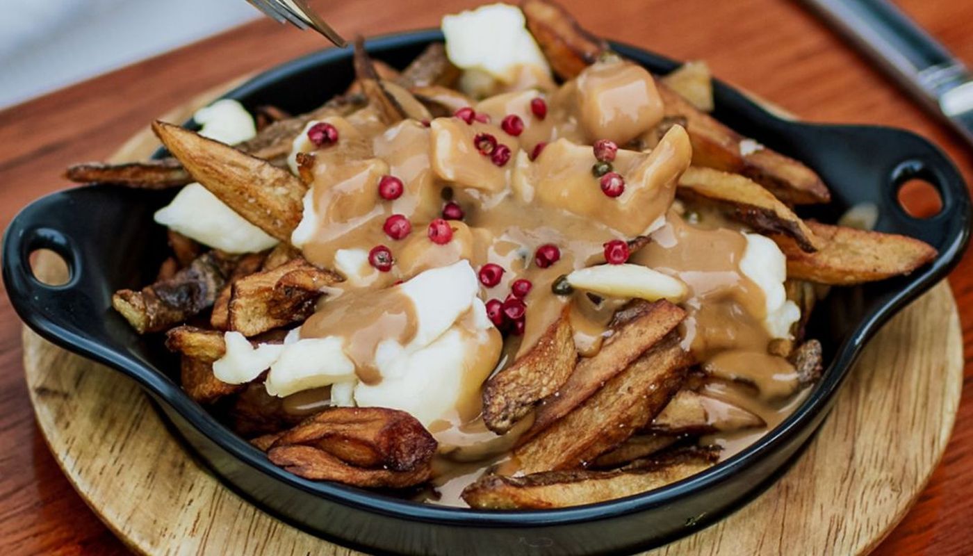 Poutine sauce aux poivres / Peppercorn sauce poutine