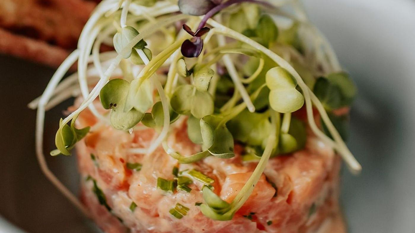 Tartare de saumon / Salmon Tartare