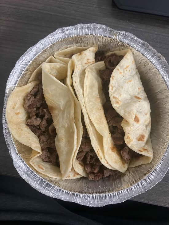 Tacos de carne asada