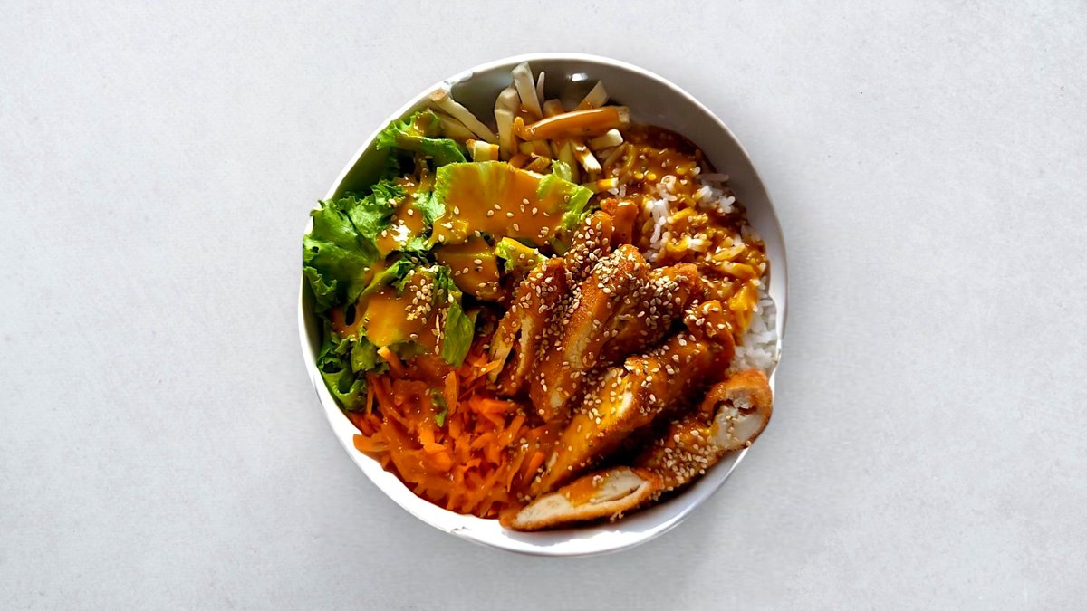 Healthy chicken poke