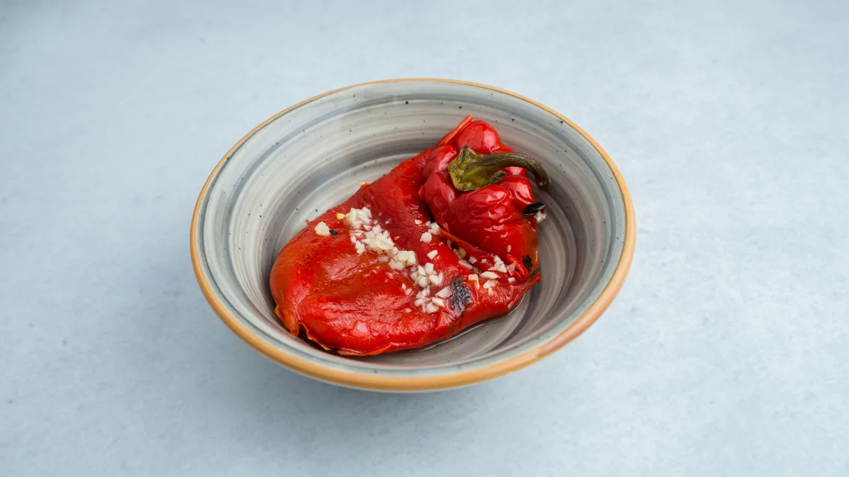 Pečena paprika sa belim lukom i timjanom