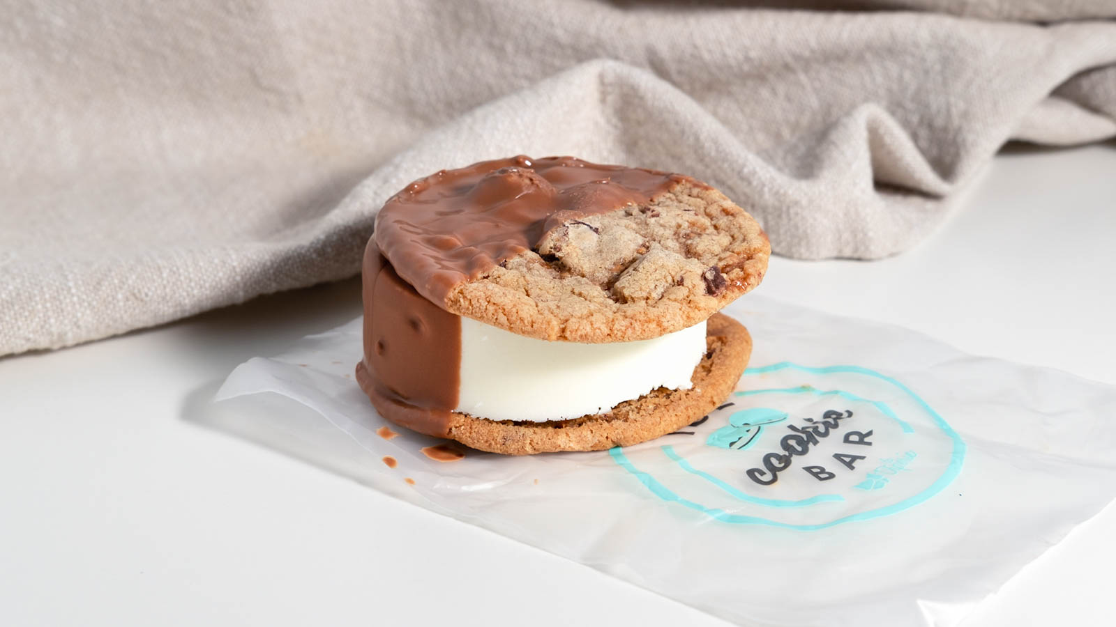Biscuit de sandwich à la crème glacée / Ice Cream Cookie Sandwich (Biscuits et Pâte à biscuits / Cookies and Dough)