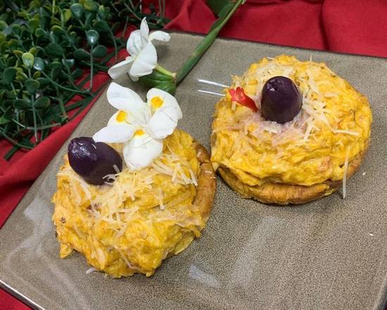 Patacones Ají de Gallina