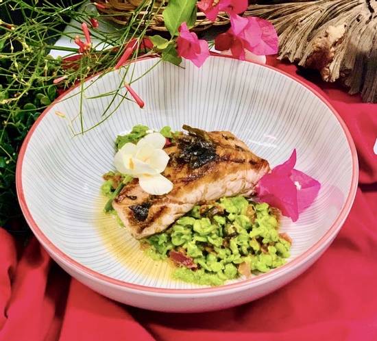 Salmón con Arvejas Mal Majadas