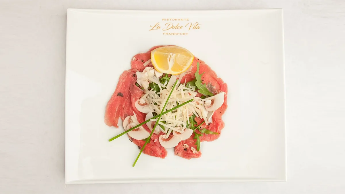 Bresaola con Funghi e Formaggio di Montagna