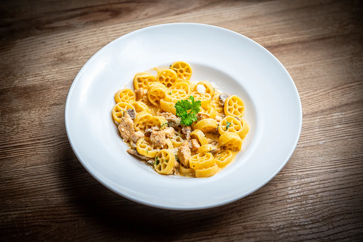 Pasta bambini (Lastepasta) pollo e funghi