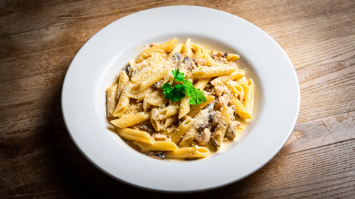 Penne Pollo e Funghi
