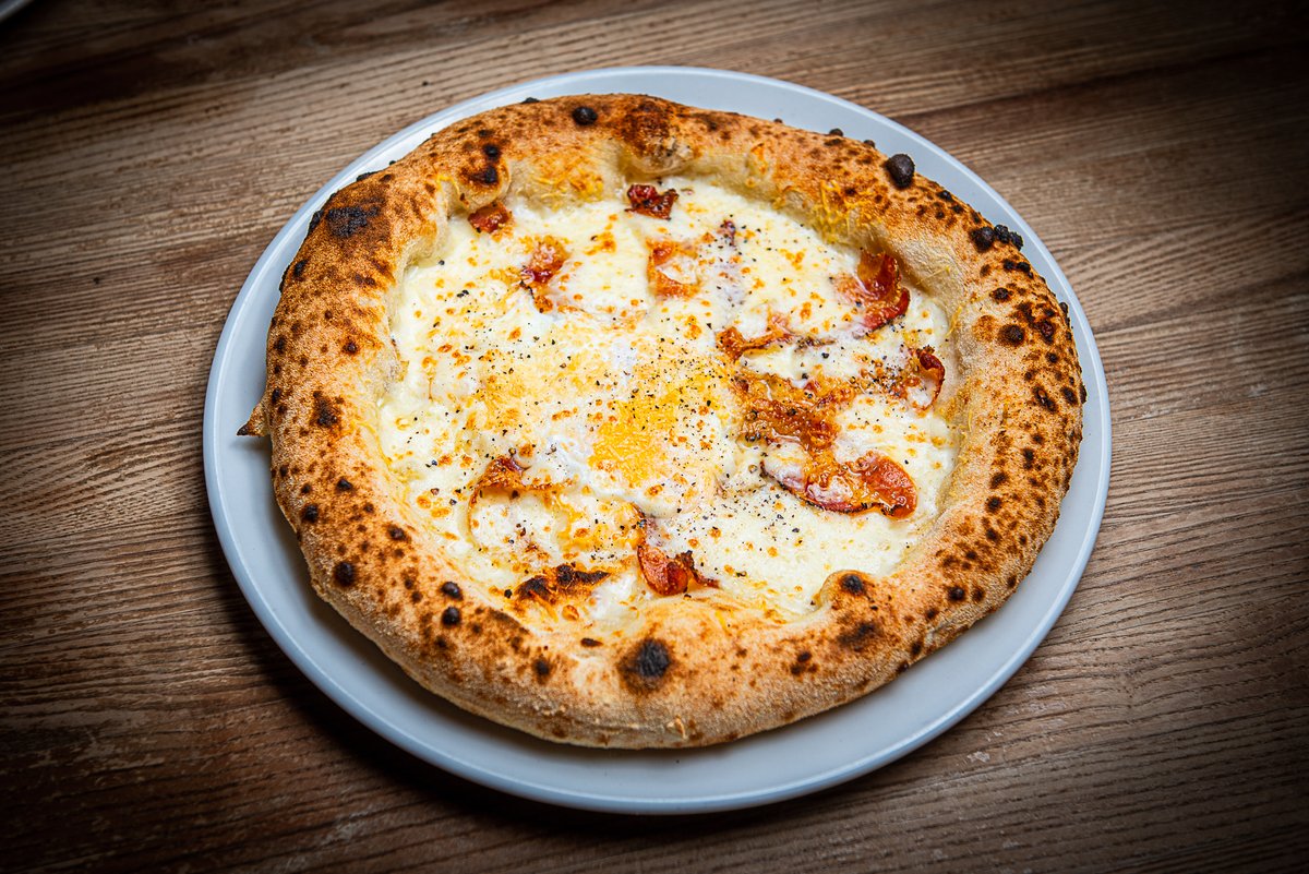 Pizza carbonara