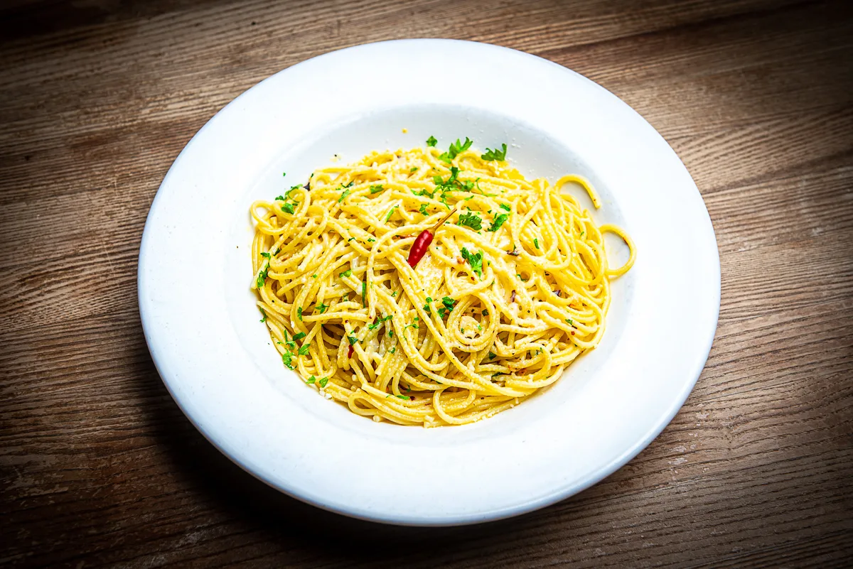 Spaghetti quadrati aglio, olio e peperoncino (vegetarian)