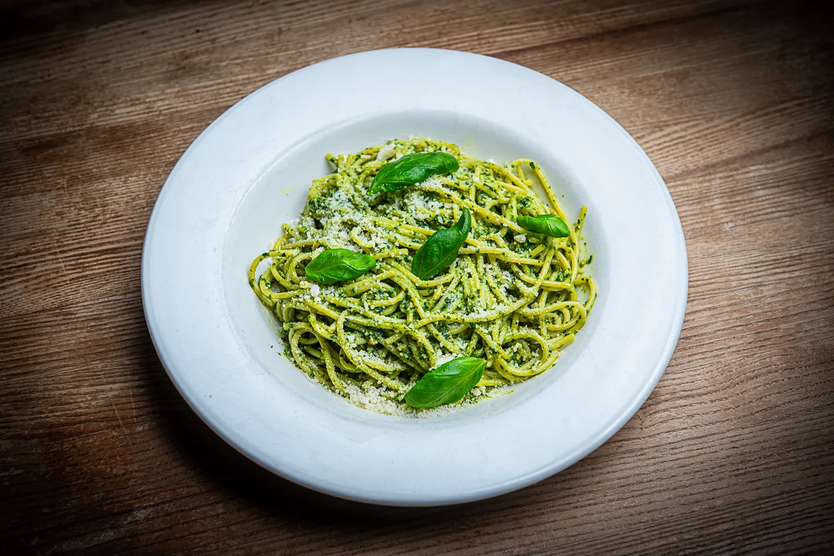 Spaghetti quadrati al pesto (vegetarian)