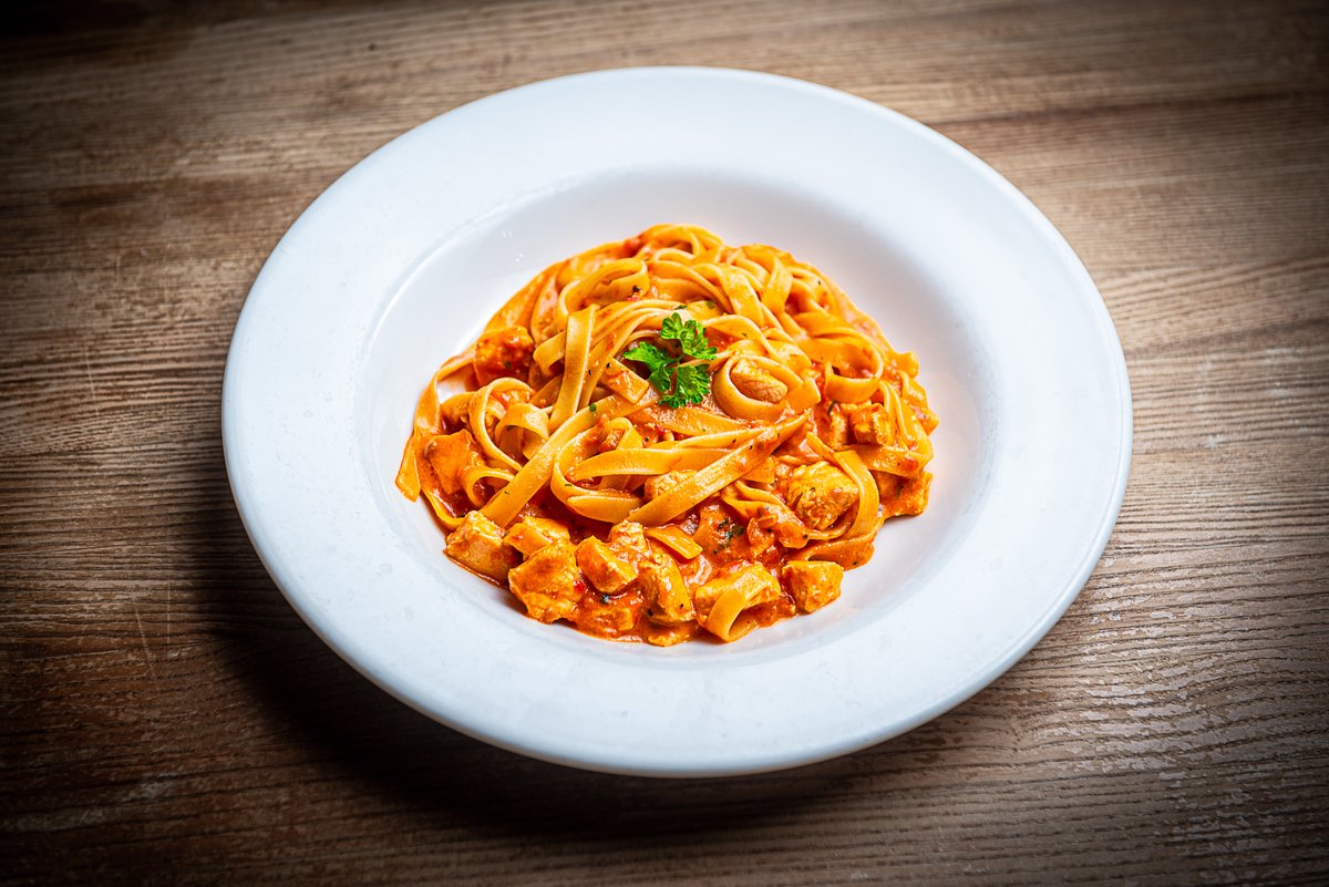Tagliatelle al Salmone