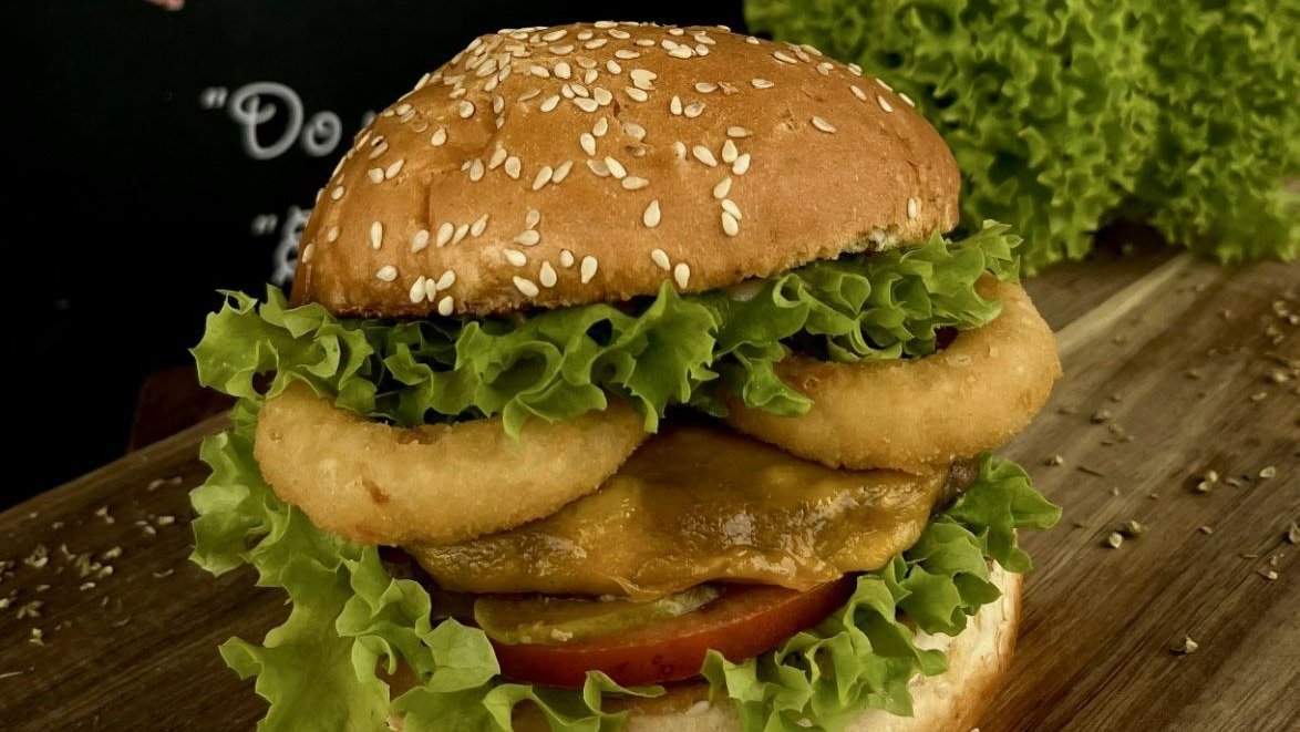 LA Burger - pohovan luk