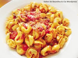 Capellete de Carne com Molho Rosé