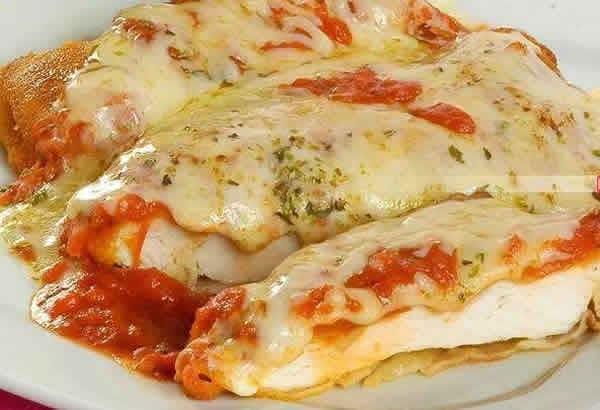 Filé de Frango à Parmegiana