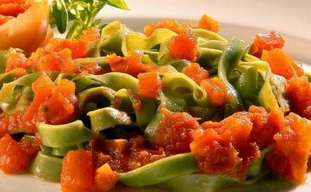 Talharine Verde com Molho Alfredo