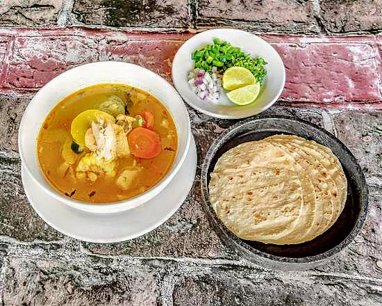 Caldo Casero de Pollo | Homemade Chicken Soup