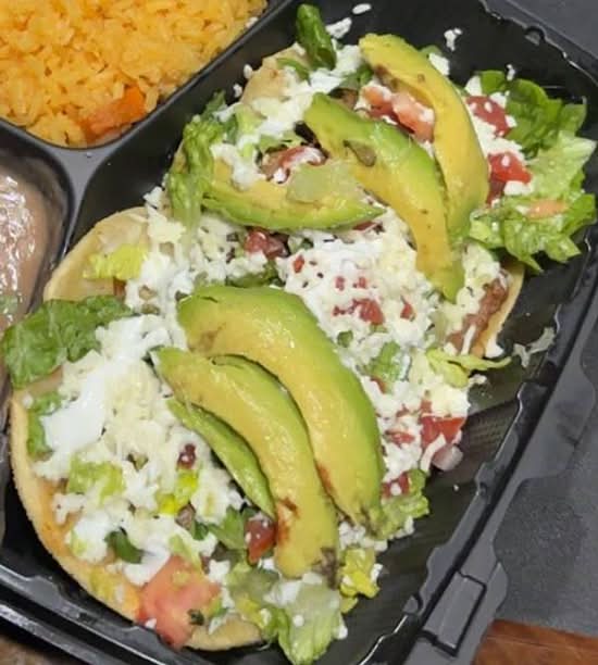 Two Sopes Platillo | Entree