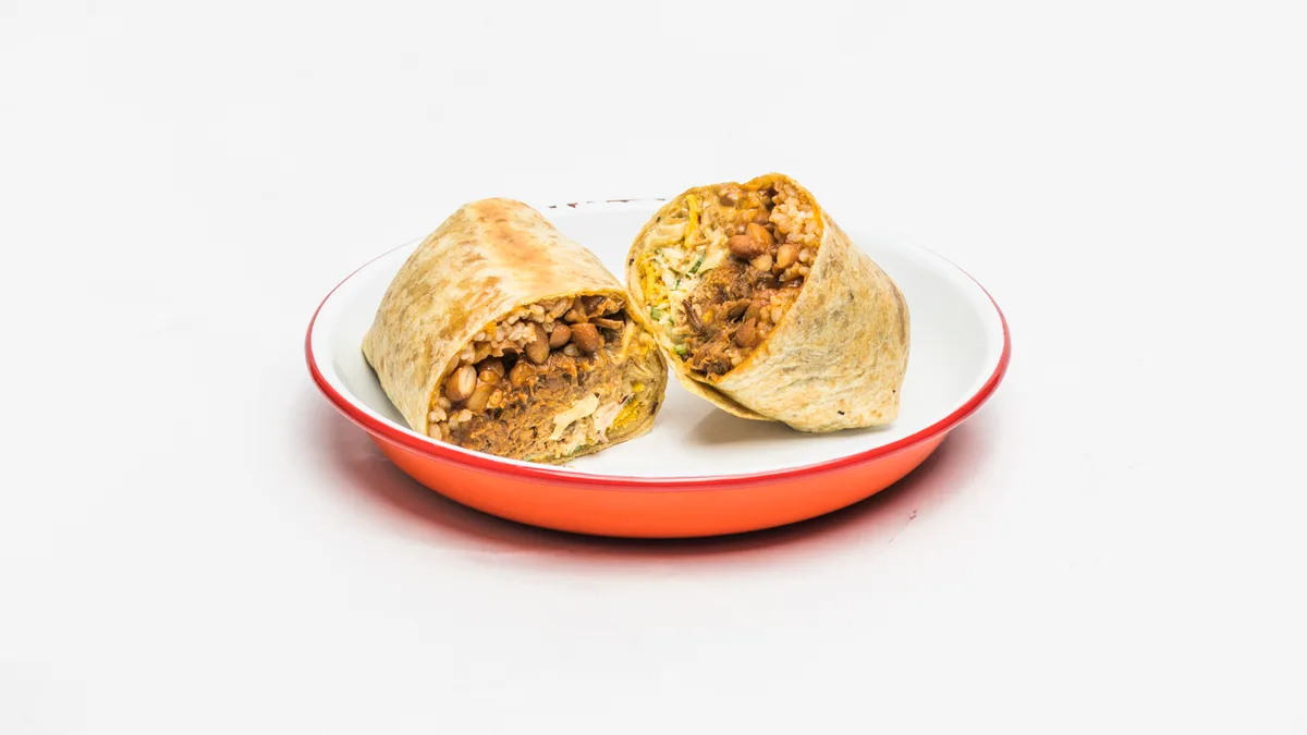 Grande burrito s kuřecím trhaným masem