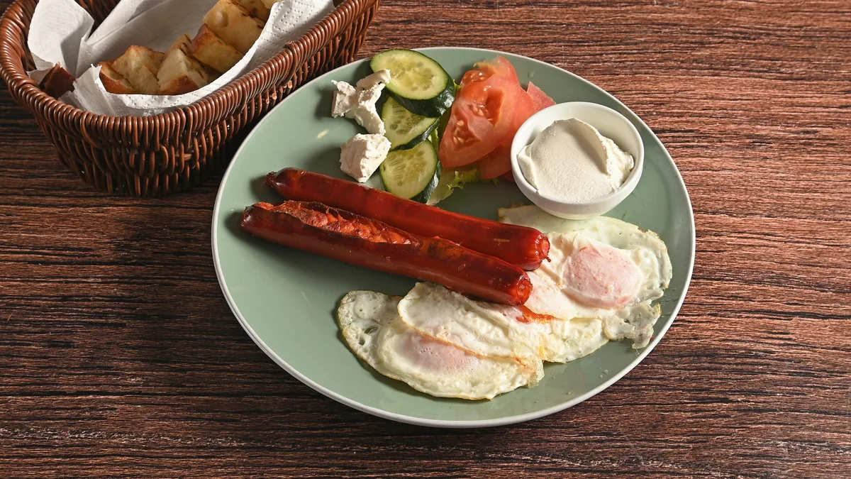Jaja sa kobasicom /eggs with sausage