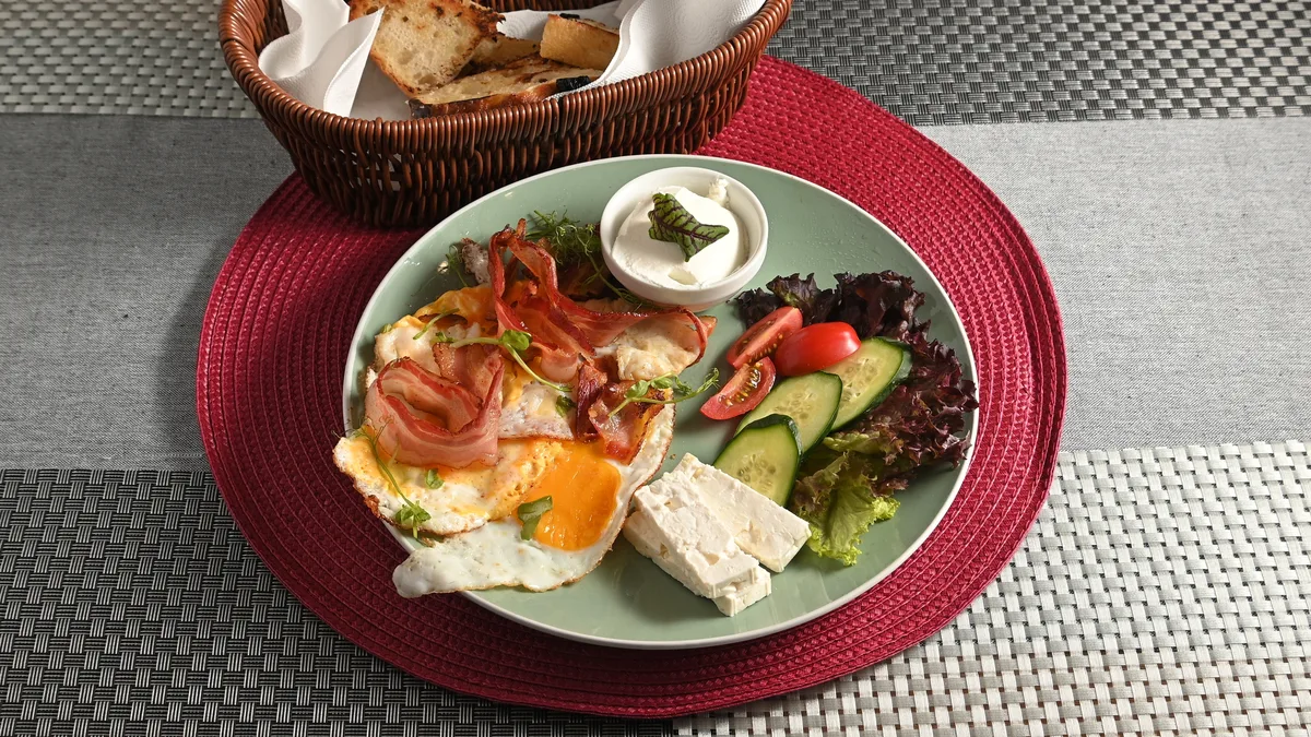 Jaja sa pančetom /eggs with pancetta