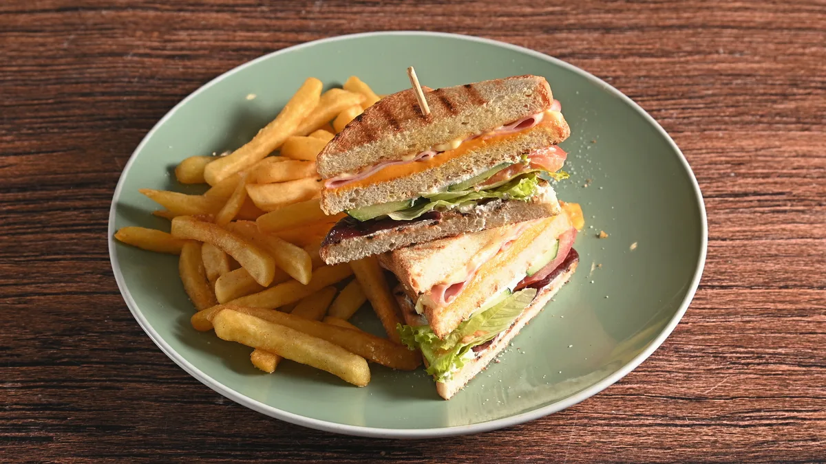 Klub sendvič /Club sandwich