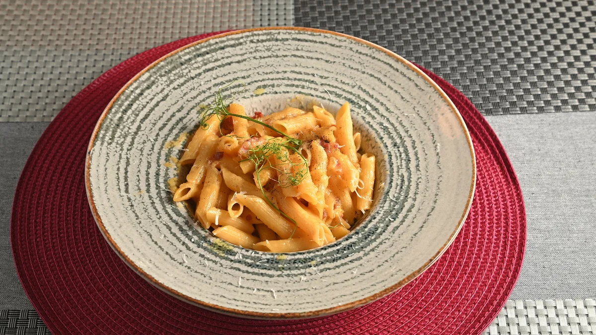 Pene carbonara/penne carbonara