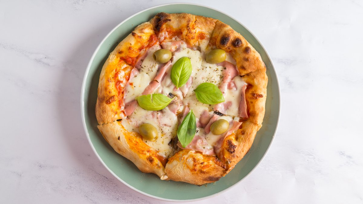 Pizza capricosa 20 cm