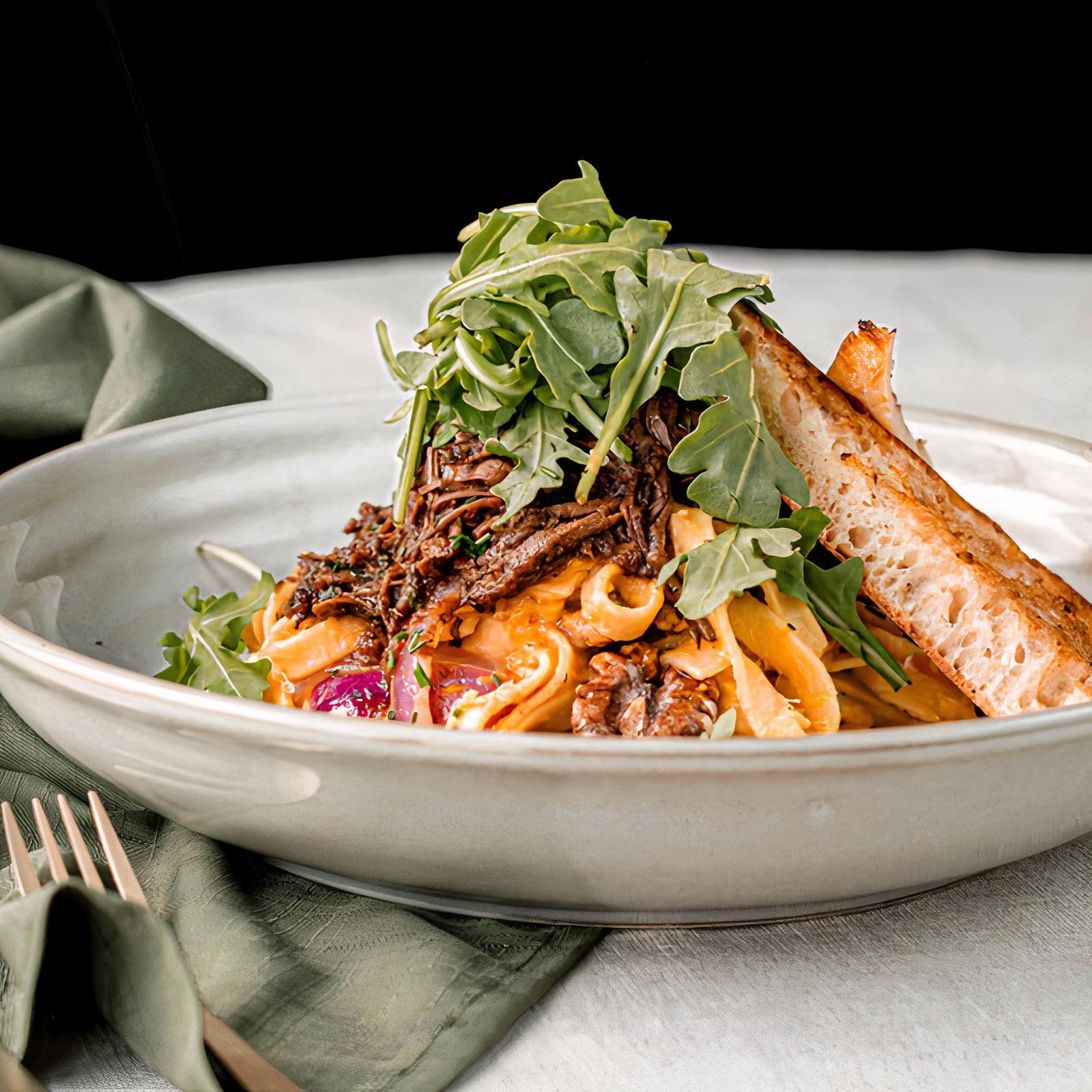 Fettucines à la bavette de bœuf braisée au porto/Fettuccine with Port-Braised Flank Steak