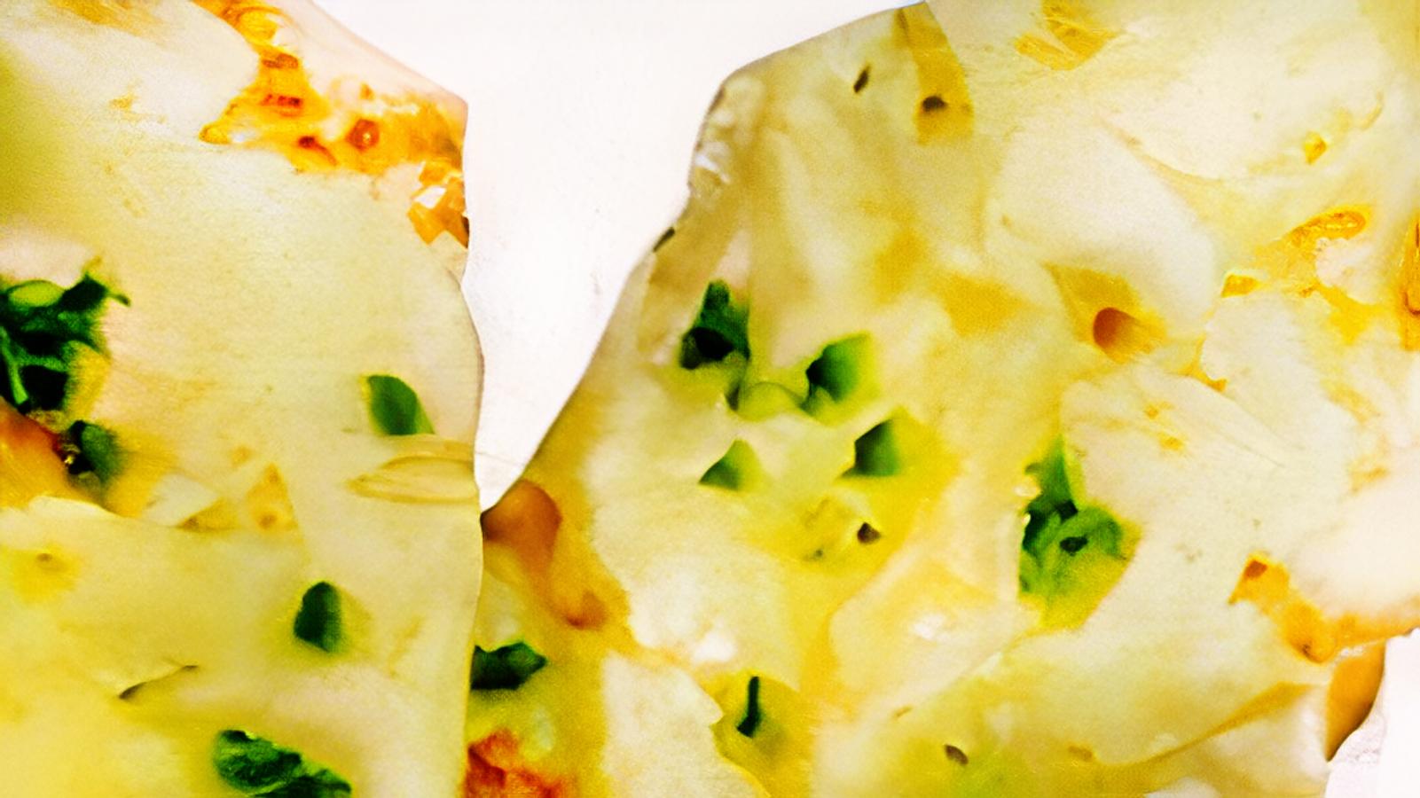 Vegan Cheesy Garlic Bread