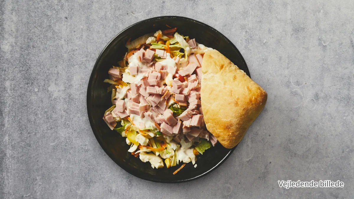 68. Skinke og ost salat