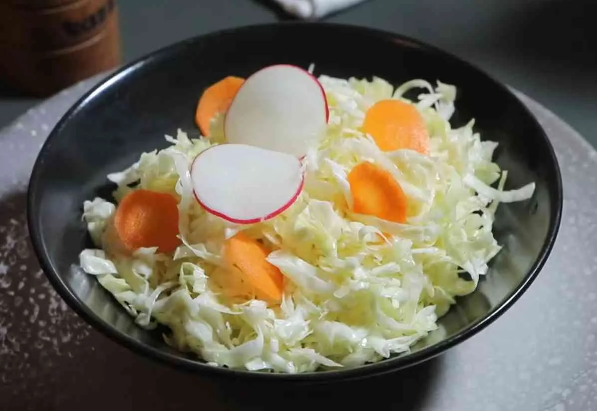 Salată de varză proaspătă
