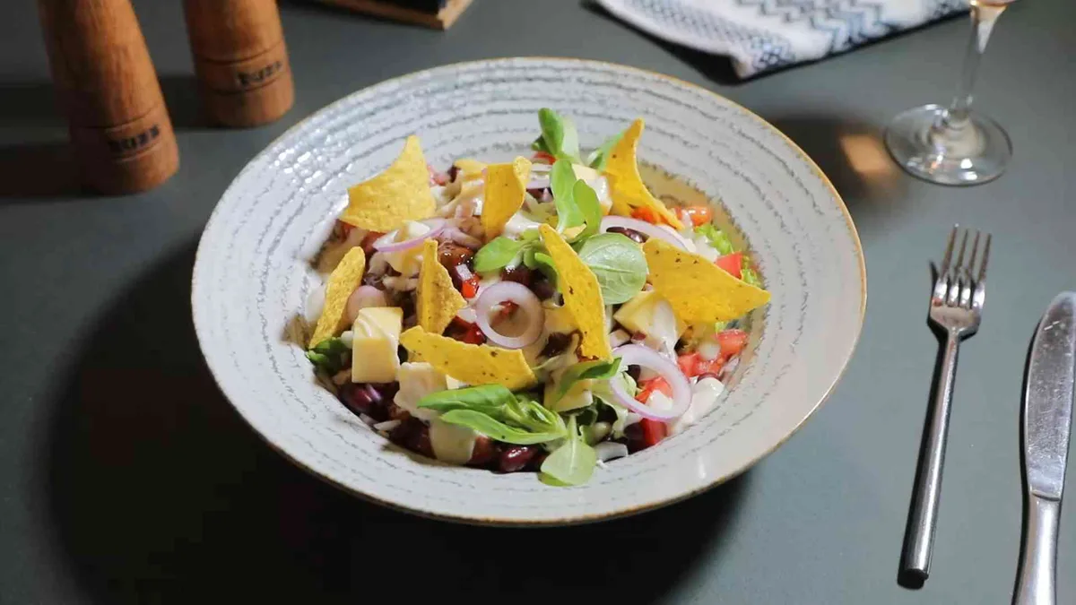 Salată Mexicană