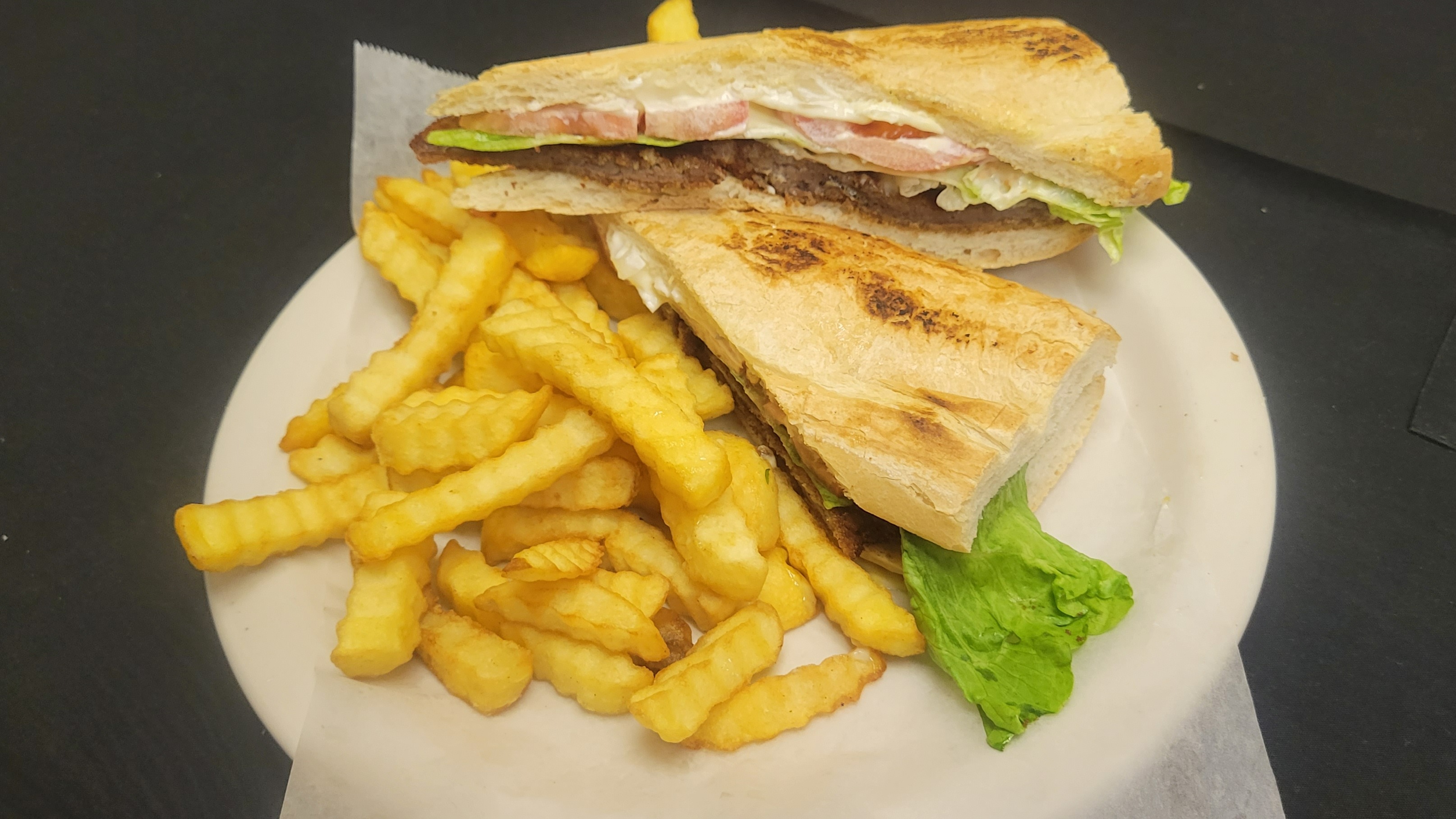 Bistec Empanizado Sandwich