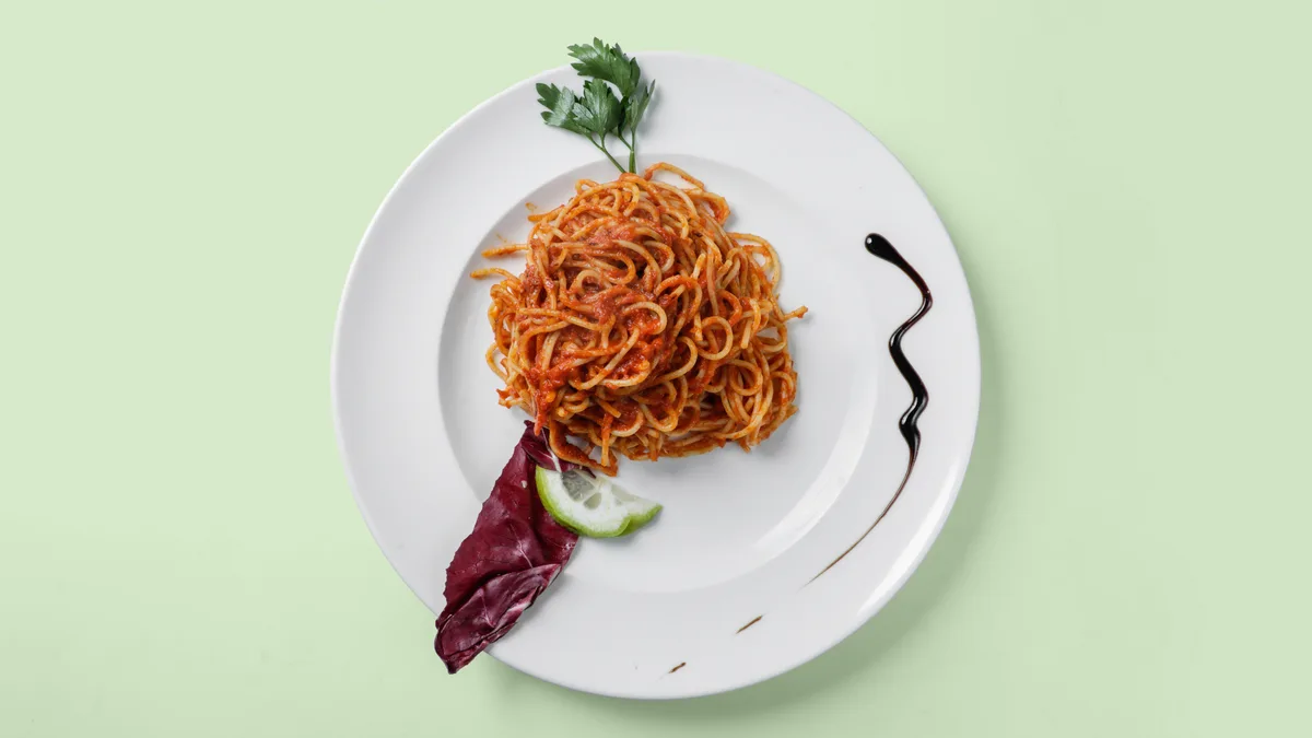 51. Spaghetti Napoli