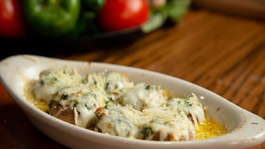 CREAMY SPINACH STUFFED MUSHROOMS