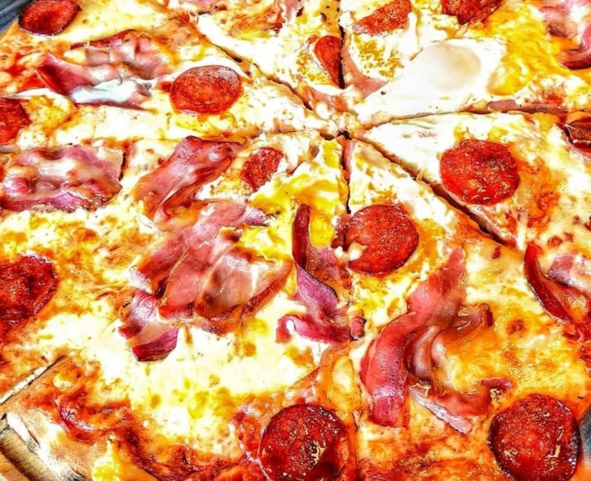 Sremica porodična pizza
