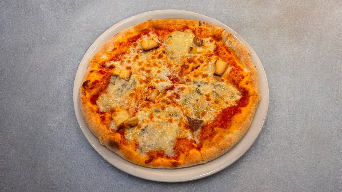 Quattro Formaggi pizza
