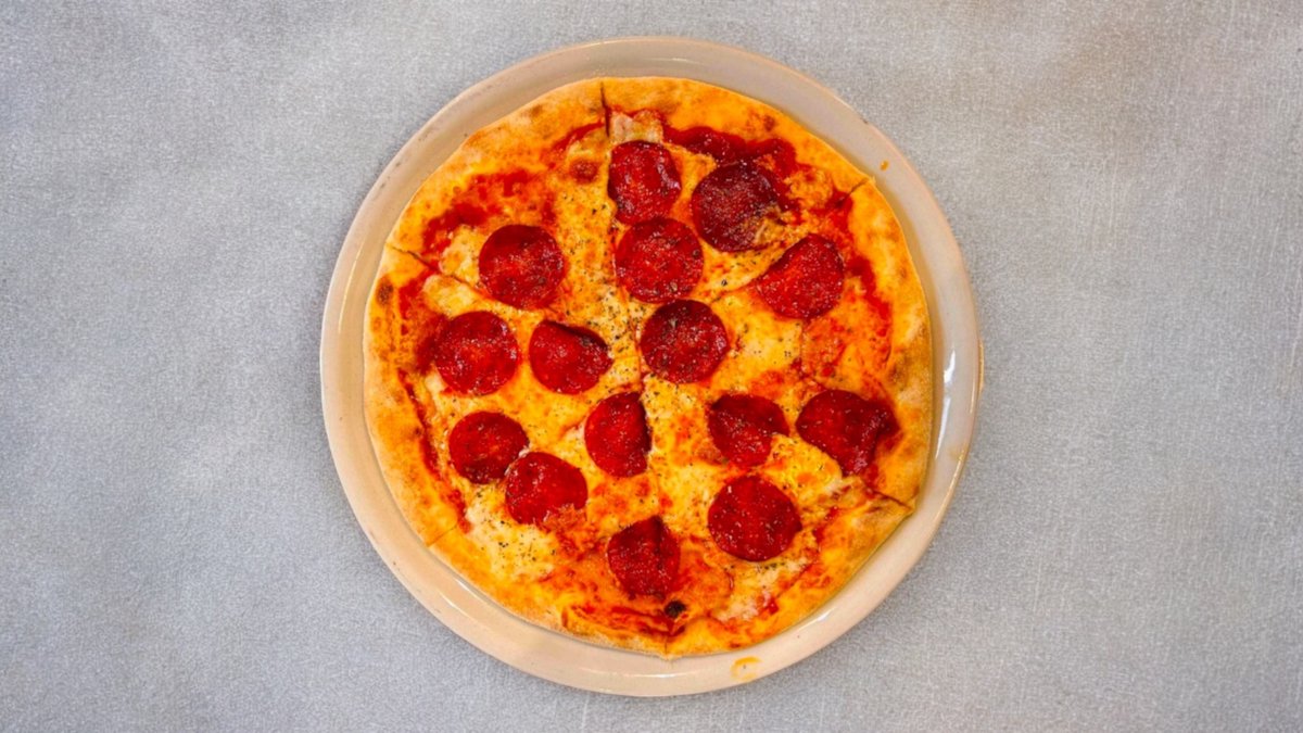 Salame pizza