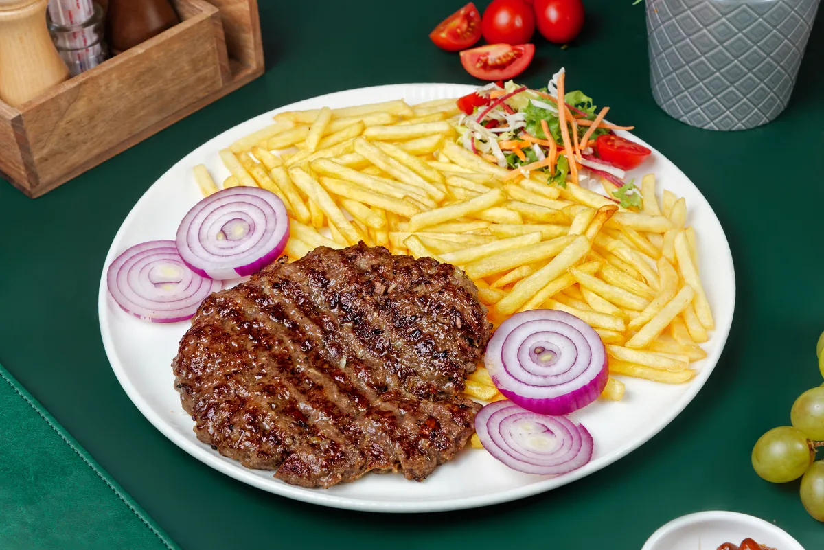 Pljeskavica sa lukom 300g