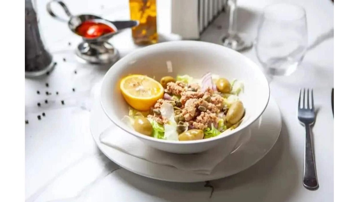 Salată de ton