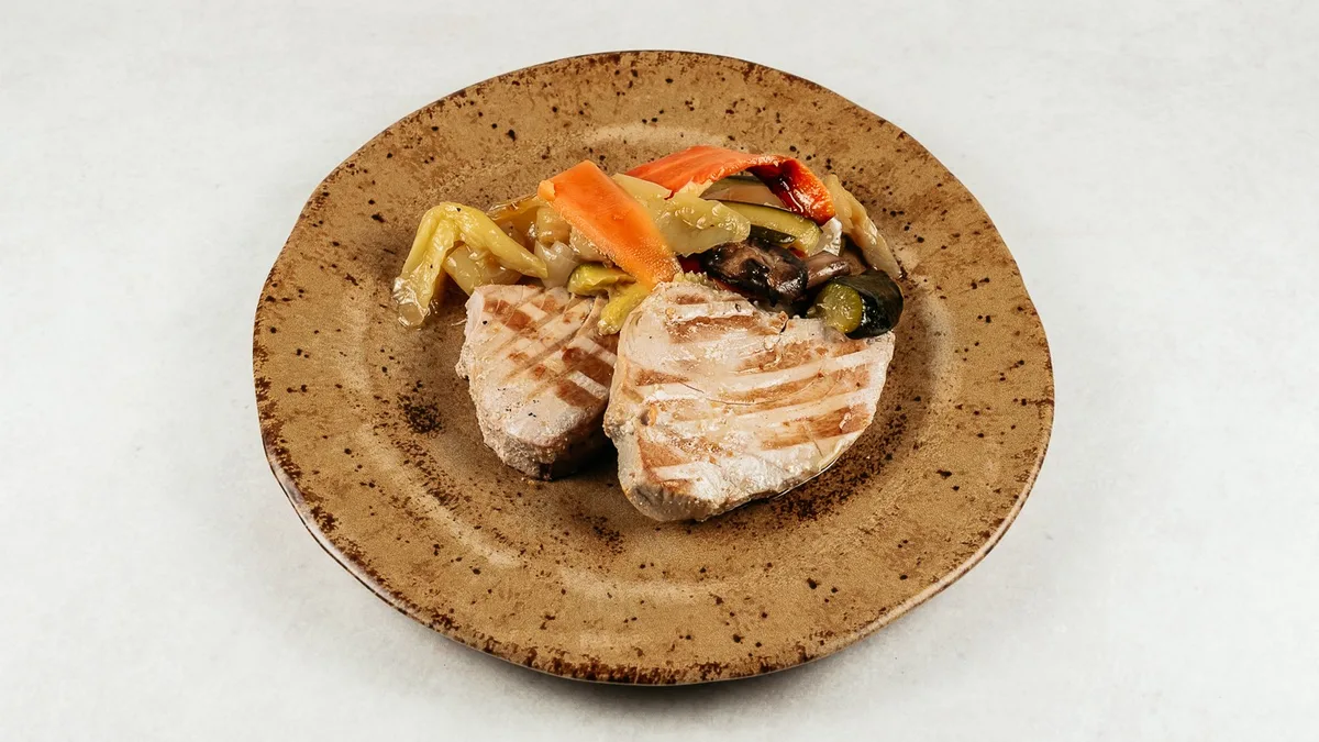 Tuna steak