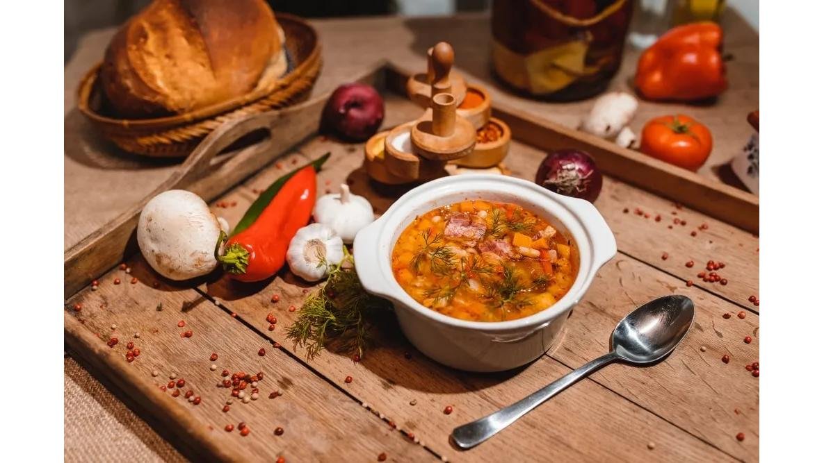 Ciorbă de fasole cu afumătură