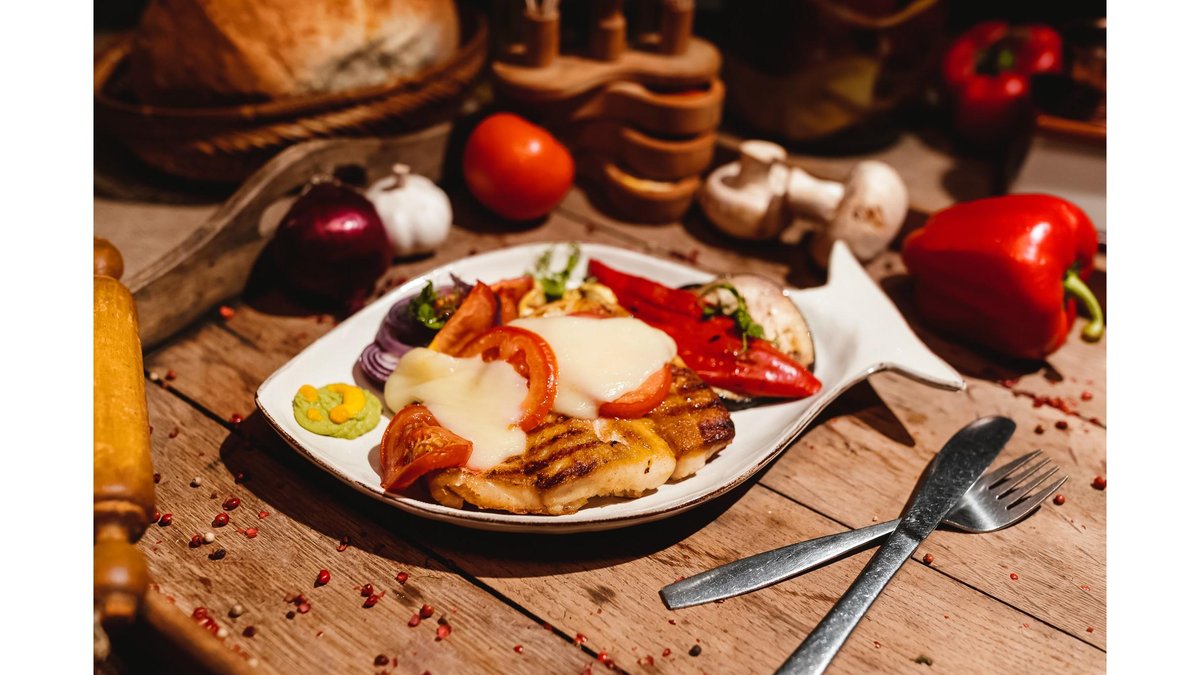 File șalău cu mozzarella și roșii la cuptor