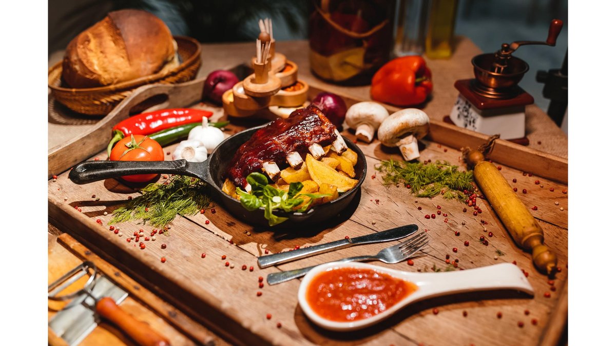 Scăricică cu cartofi aurii si sos BBQ