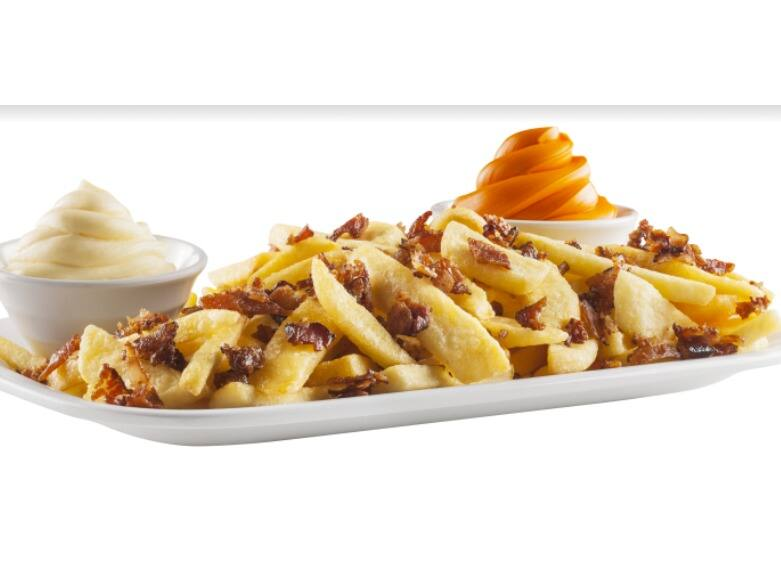 Batata Frita com Cheddar e Bacon