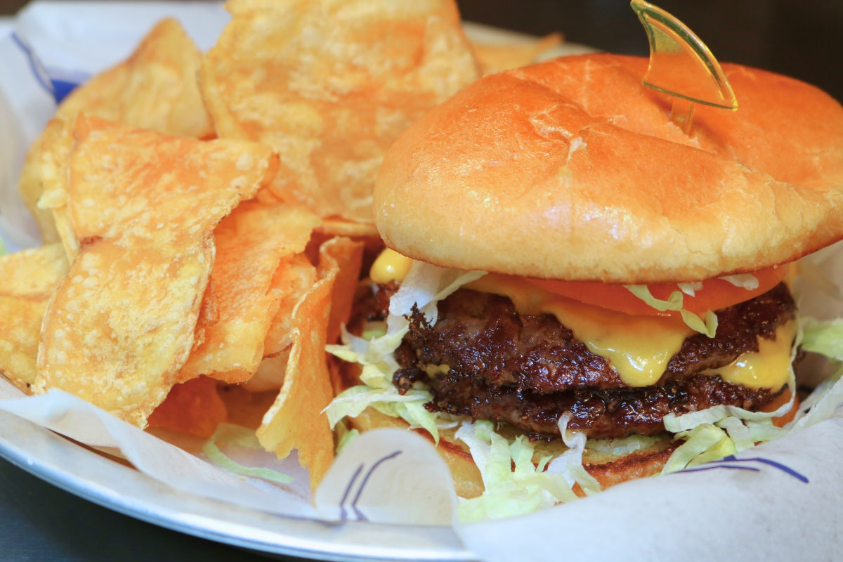 Landshark Cheeseburger
