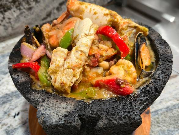 Molcajete de Mariscos al chingadazo