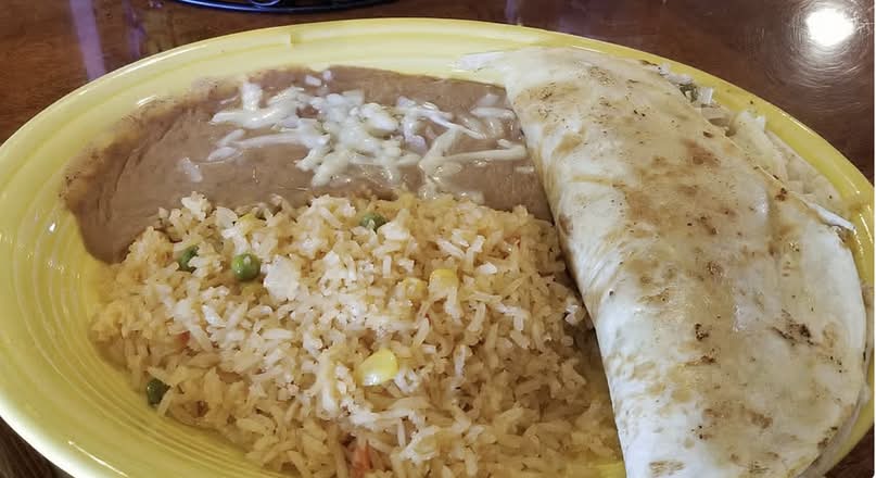 Quesadilla Especial Lunch